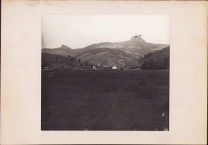 Detunata Goală și Detunata Flocoasă, fotografie de Emmanuel de Martonne, 1921