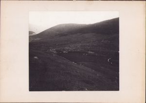 Soarbele, morene în ultimul stadiu, fotografie de Emmanuel de Martonne, 1921