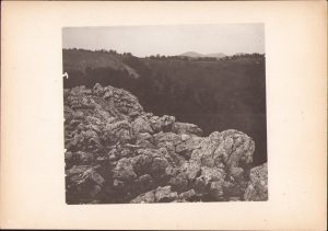 Șipot lângă Bozovici, fotografie de Emmanuel de Martonne, 1921