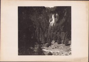 Resurgență la Izbuc, județul Bihor, fotografie de Emmanuel de Martonne, 1921
