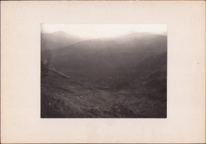 Repedea văzută de pe Pietrosul, fotografie din timpul excursiei universitare din 1921 de la Cluj