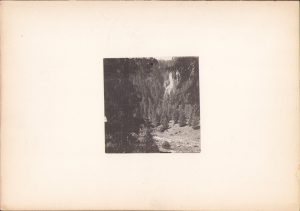 Resurgență la Izbuc, județul Bihor, fotografie de Emmanuel de Martonne, 1921