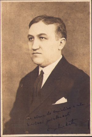 Iuliu Hațieganu, fotografie cu dedicația și semnătura sa manu propria, perioada interbelică