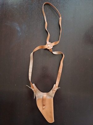 Toc din piele maro cu ham, pentru pistol/Brown leather holster with harness for pistol