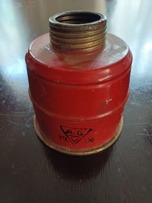 Filtru pentru mască românească contra gazelor model M35, interbelică, fabricant AG, an de fabricație 1939