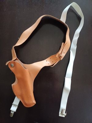 Toc din piele maro cu ham, pentru pistol/Brown leather holster with harness for pistol