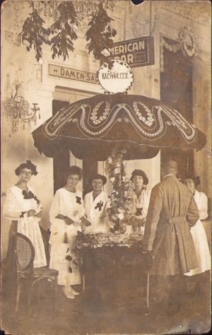 Young ladies at Abbazia, pre-1914 photo circulated Abbazia- Számosujvár (Gherla)