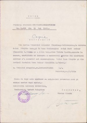 Copie autentificată, 1948, certificat cum că monumentul sovietic din cimitirul orașului Câmpulung Moldovenesc a fost realizat de Ioan Sârghie, semnează directorul liceului, Modest Palaghian