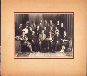 Lucia Cosma - Privighetoarea Ardealului și membrii Comitetului Operei Române din Sibiu, studio Emil Fischer, Sibiu