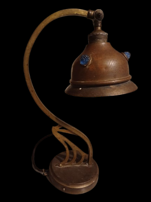 Veioză de epocă în stil Art Nouveau din alamă, de birou, cu picior, cca anii 1900-1910