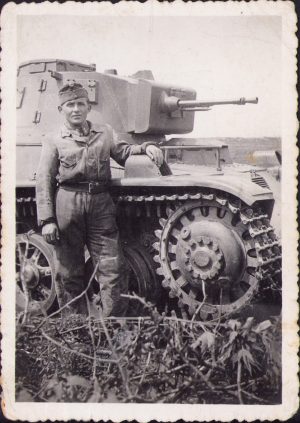 Militar maghiar din trupele de tancuri cu tanc Toldi, 1943