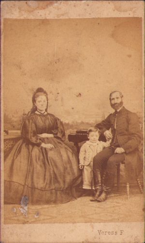 Fotografie de familie, studio Veress Ferencz, Cluj