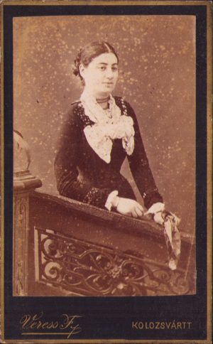 Portret de femeie, studio Veress Ferencz, Cluj
