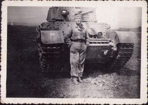 Militar maghiar din trupele de tancuri cu tanc 40M Turán I, 1943