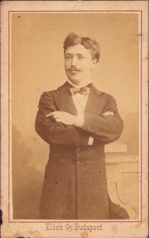 Portret de bărbat, studio Klösz, Budapest