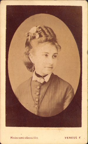 Portret de femeie, studio Veress Ferencz, Cluj