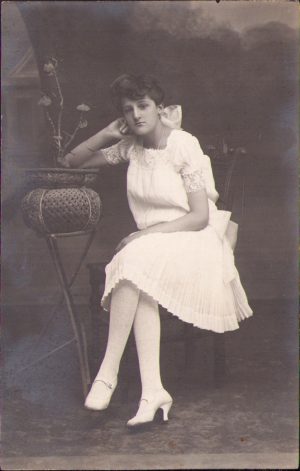 Tânără, 1922, Târnăveni