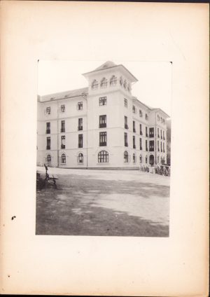 Hotelul băilor, Olănești, fotografie de Aurelian Florinescu, anii 1920