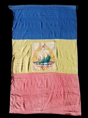 Steag tricolor cu stema RSR Republica Socialistă România