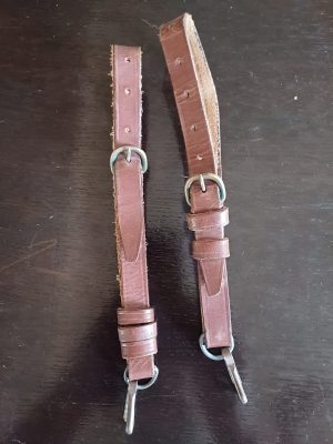 Atârnători pentru sabie, România, perioada regalității
