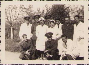 Medici militari români și asistente medicale, circa 1941-1942, lot de patru fotografii