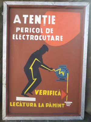 Tablă vopsită protecția muncii, România comunistă