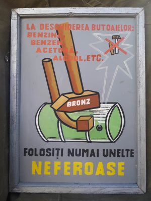 Tablă vopsită protecția muncii, România comunistă
