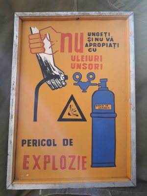 Tablă vopsită protecția muncii, România comunistă