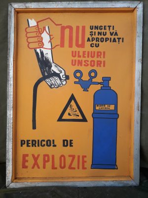 Tablă vopsită protecția muncii, România comunistă