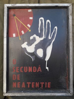 Tablă vopsită protecția muncii, România comunistă