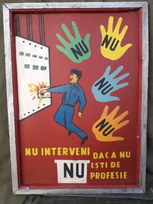 Tablă vopsită protecția muncii, România comunistă