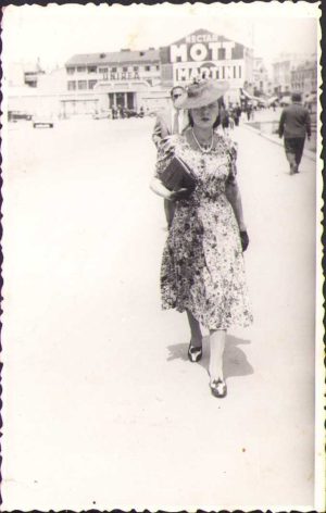 Reclame de epocă pe clădire, 1940