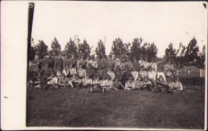 Locotenent Colfescu Vasile cu plutonul său de elevi militari cu trei mitraliere Maxim, 1934
