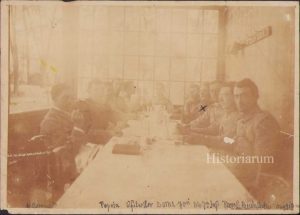 Popota ofițerilor Batalionului 7 pionieri din Divizia 7 Infanterie română la Peczel, Budapesta, august 1919