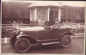 Căpitan român cu automobilul său, 1928, studio Curticean, Arad
