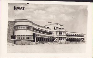 Sanatoriul Maritim Bugaz (cea mai estică localitate românească din epocă) pentru tratarea tuberculozei la copii. construit în județul Cetatea Albă de către români în perioada interbelică, fotografie circa anul 1936