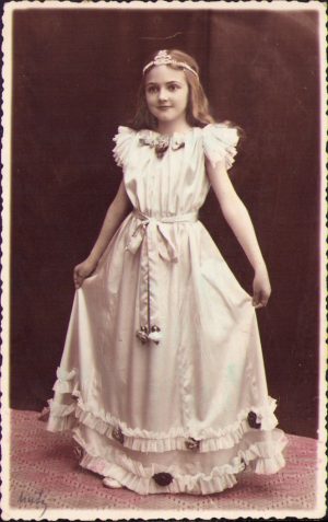 Fotografie colorizată, 1941, Orăștie, studio Zweier