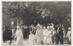 Regina Maria, Regele Mihai și Principesa Ileana la Alba Iulia, 1929, cu prilejul Serbărilor Unirii
