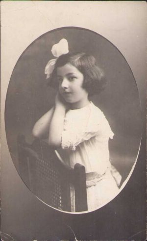 Fetiță, studio Chaland & Paltour, Craiova