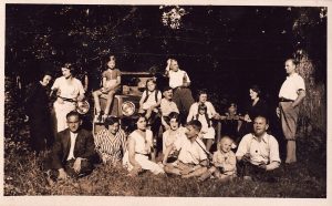 Fotografie cu automobil, perioada interbelică, România