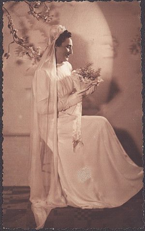 Mireasă, studio Adrian, Oravița