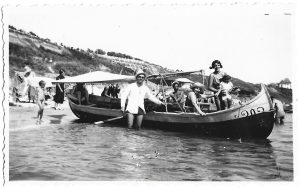 Pe plaja Movila, județul Constanța, 1932, studio Foto Regal, Constanța