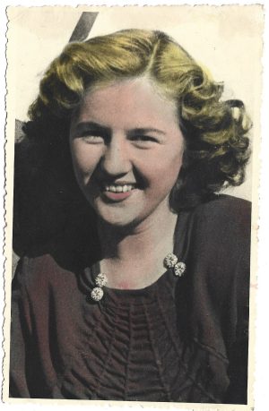 Fotografie colorizată din perioada regalității, studio Bilinski, București