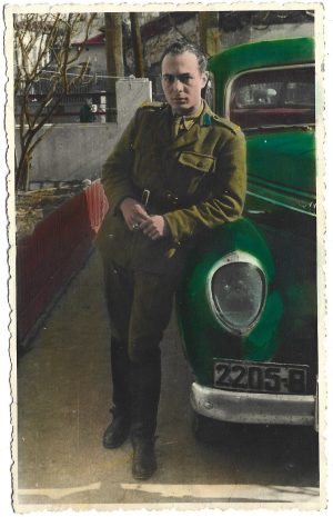 Sublocotenent român, fotografie colorizată din perioada regalității, studio Bilinski, București
