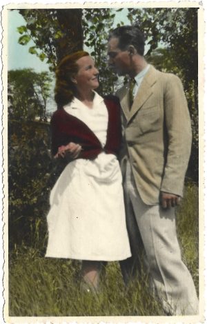 Fotografie colorizată din perioada regalității, studio Bilinski, București