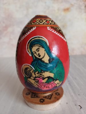 Ou din lemn pictat manual cu motive religioase, Fecioara Maria cu pruncul