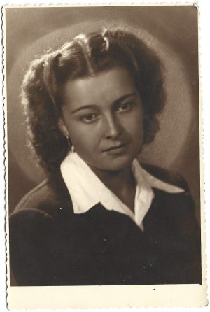 Portret de tânără, 1942, Toplița