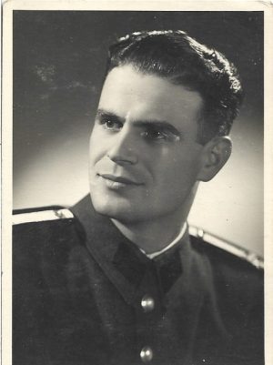 Ofițer român, 1948, Color Studio, București