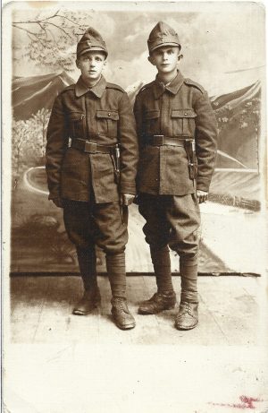 Militari români cu baionete, 1943