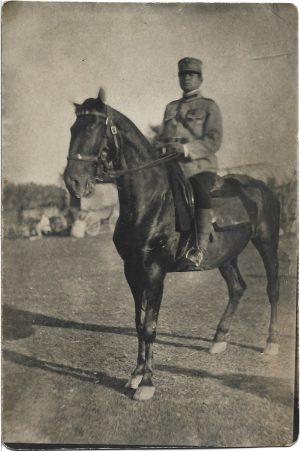 Ofițer român în uniformă model 1916